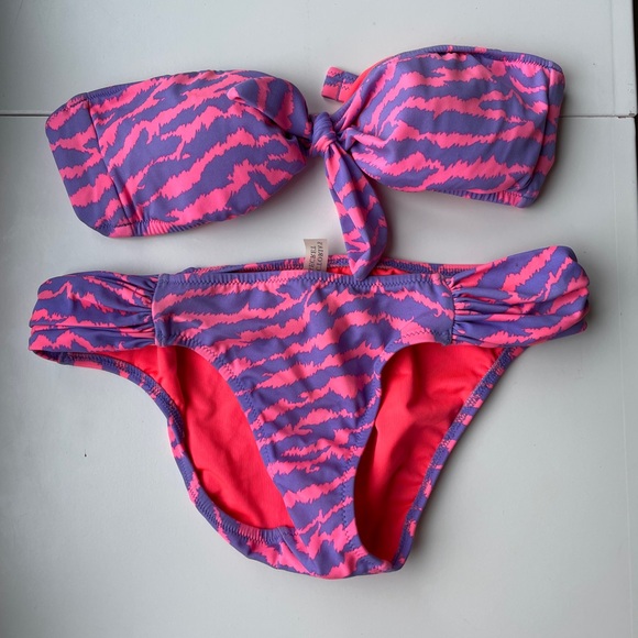 Victoria’s Secret bandeau bikini - Picture 1 of 5
